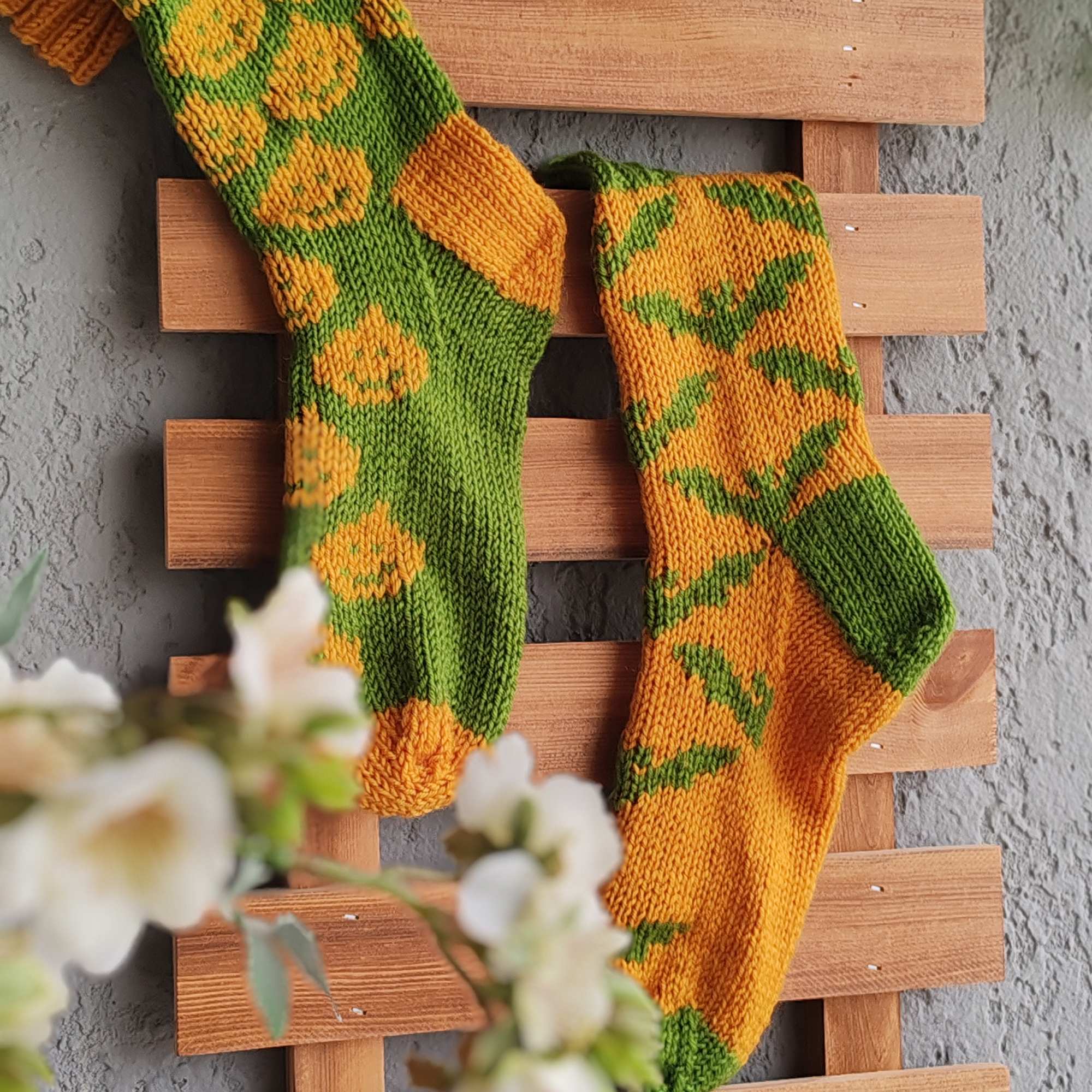 Bats & Pumpkins Socks Knitting Pattern