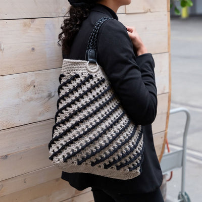 twisted-tote-bag-crochet-kit